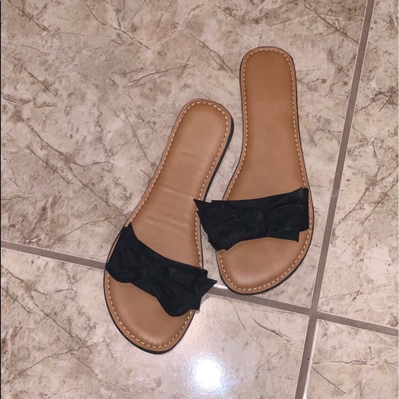 Sandals - Picture 2 of 3